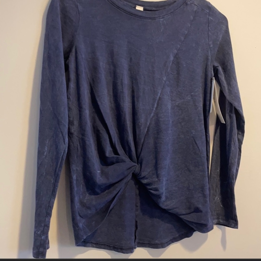 NWT Z by Zella long sleeve knotted top